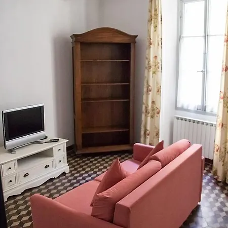 In Sleeps 4 *