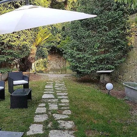 Apartment In Sleeps 4 *