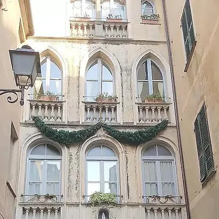 In Sleeps 4 Apartment